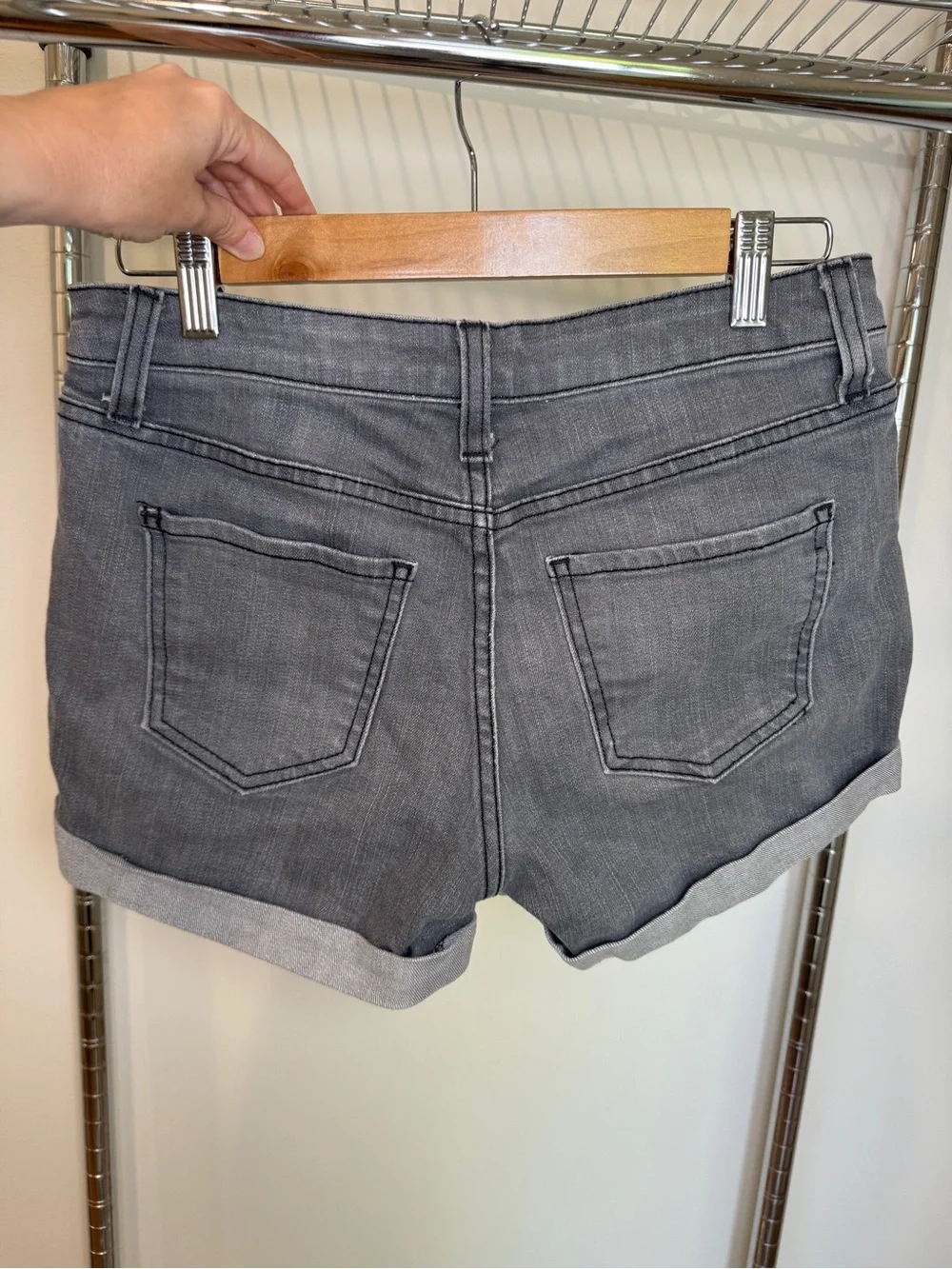 Lux Gray Rolled Hem Denim‎ Shorts – Size 2